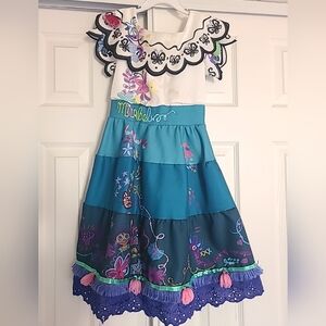 Disney Store Encanto Mirabel Madrigal Costume girls Size 4